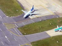 Gatwick second runway backed by government